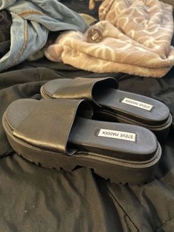 Steve Madden platforms sandals