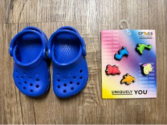 Toddler Crocs and Jibbitz charms