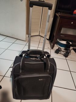 American tourister fly free carryon bag