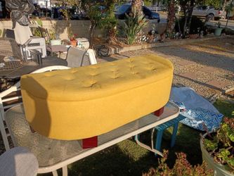 OTTOMAN WITH STORAGE IN NEW CONDITION!