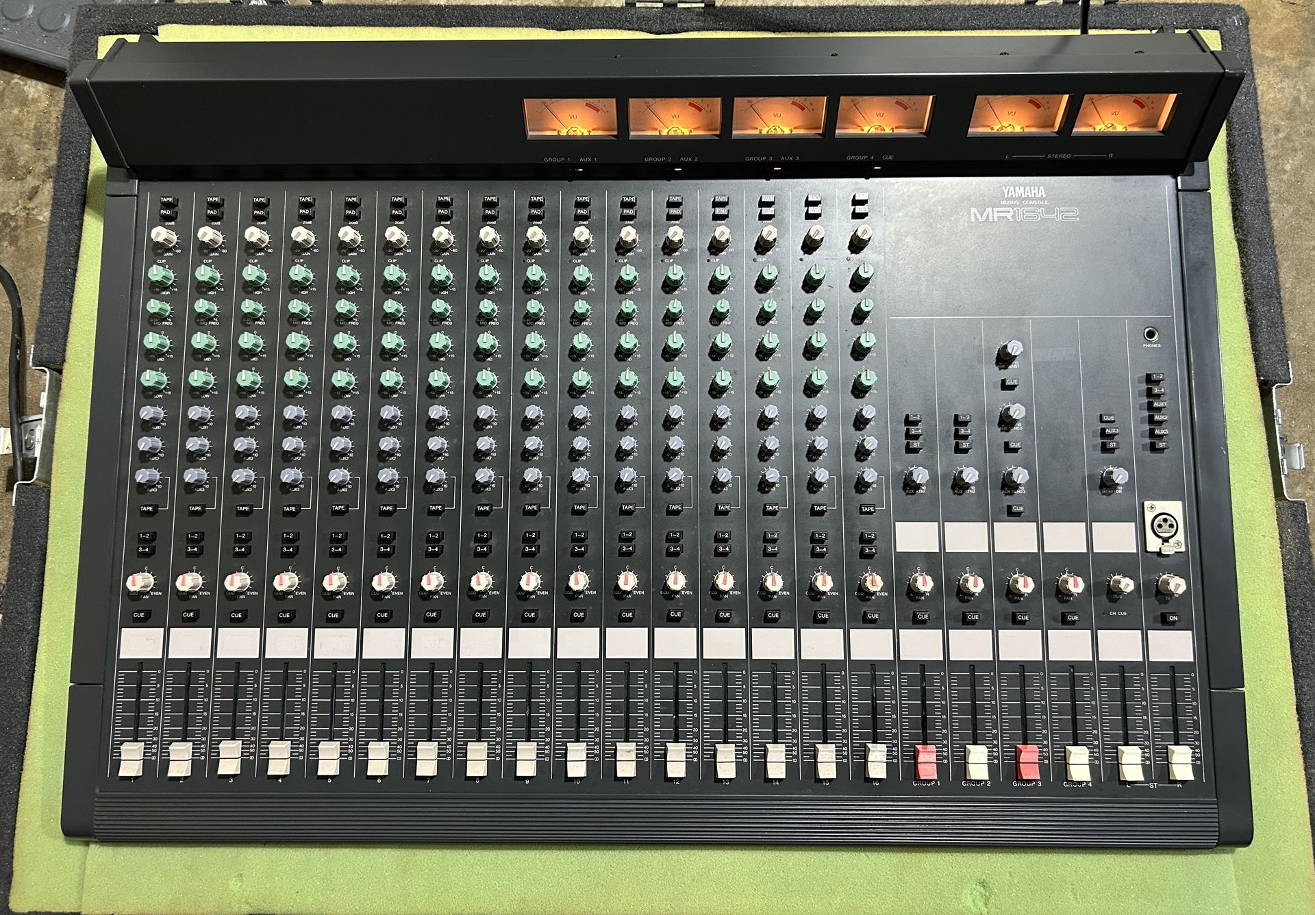 Yamaha Mixing Console MR1642