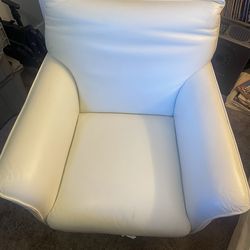 Modern swivel chair