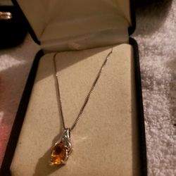 Beautiful Necklace. Silver Great Mothers Day Gift. Comes With Gift Box