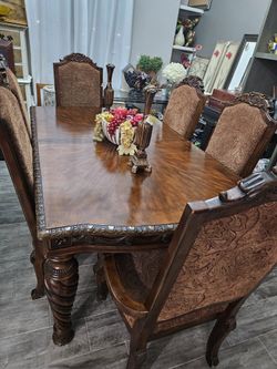 Beautiful Dining Table With 6 Chairs