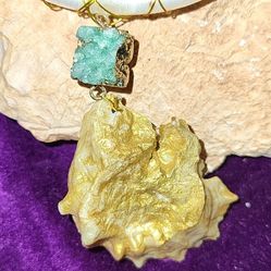 Oyster Shell Pendant. Lovely 😍 