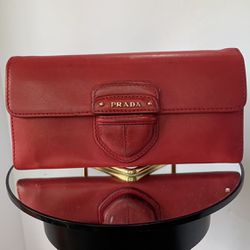 Red leather VINTAGE Prada wallet