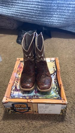cowboy boots size 3
