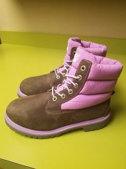 Girls timberlands boots size 2.5y