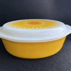 Vintage Pyrex 045 Daisy Sunflower Yellow 2 1/2 Qt