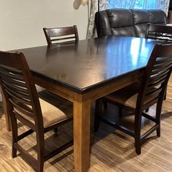 Kitchen Table With 4 Chairs
