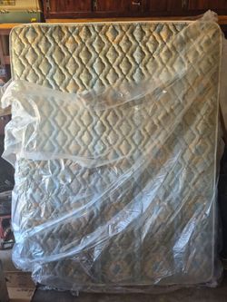 Queen size bed w/frame