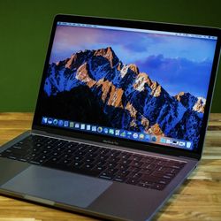 MacBook Pro (2017) Dark Grey