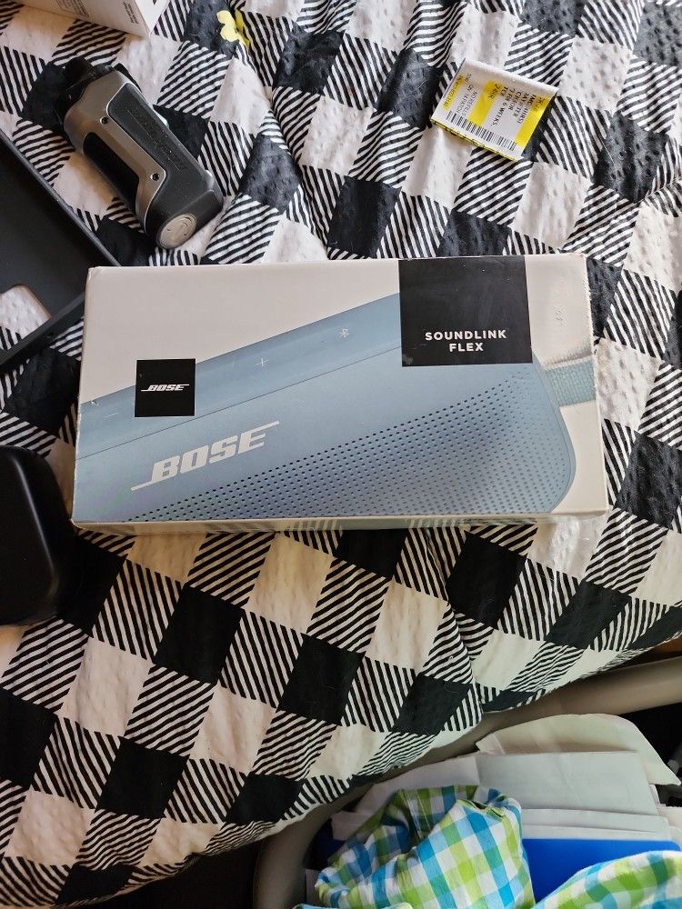 Bose Soundflex Bluetooth.speaker