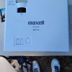 Maxell Mpjw3501 3 LCD Projector