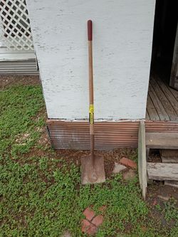 Flat shovel