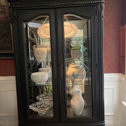 China Cabinet Or Display Cabinet 