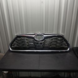 2020 2021 2022 2023 TOYOTA HIGHLANDER FRONT BUMPER GRILLE OEM USED CHROME