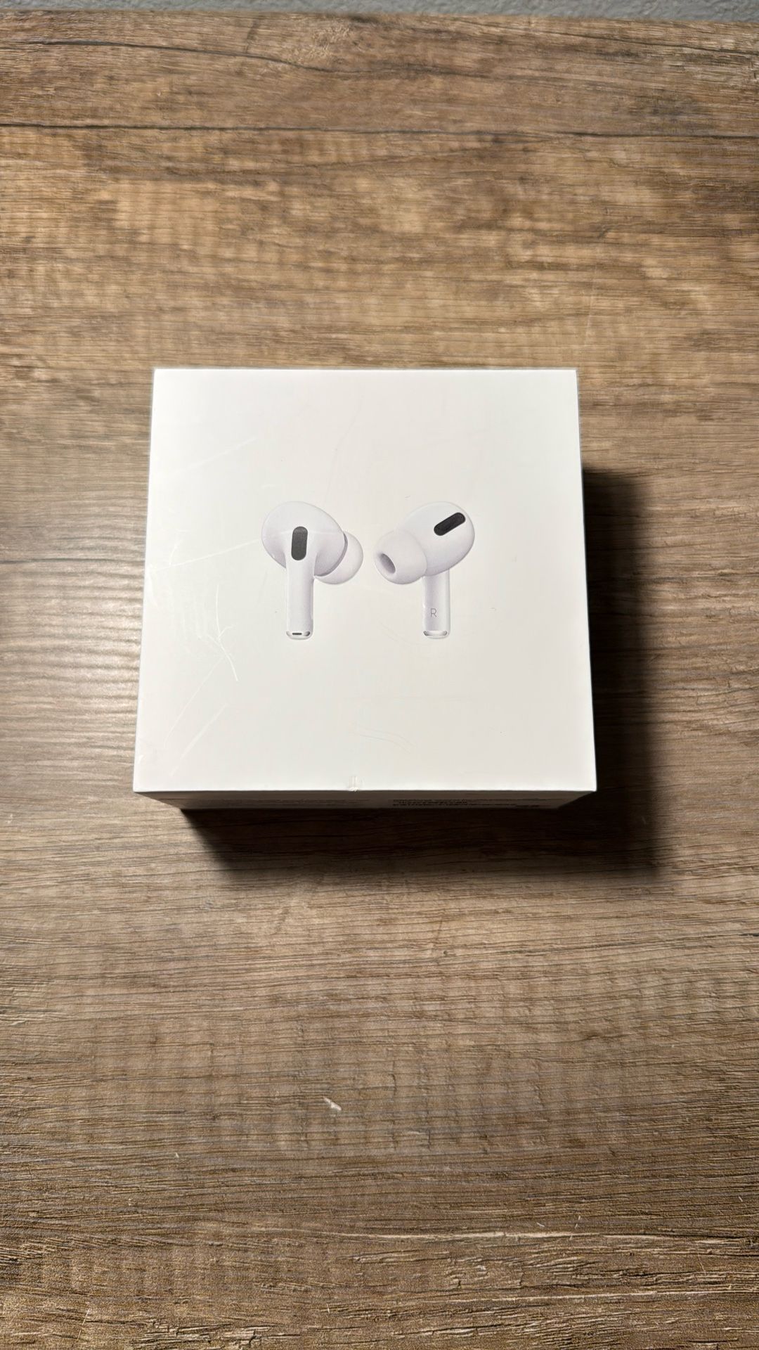 Airpods Pro w/ Wireless Charging Case