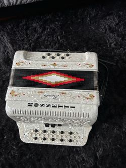Rossetti 34 button accordion 3 bass