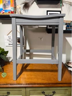 🪑 Gray Wooden Counter Stool / Bar Stool 🪑