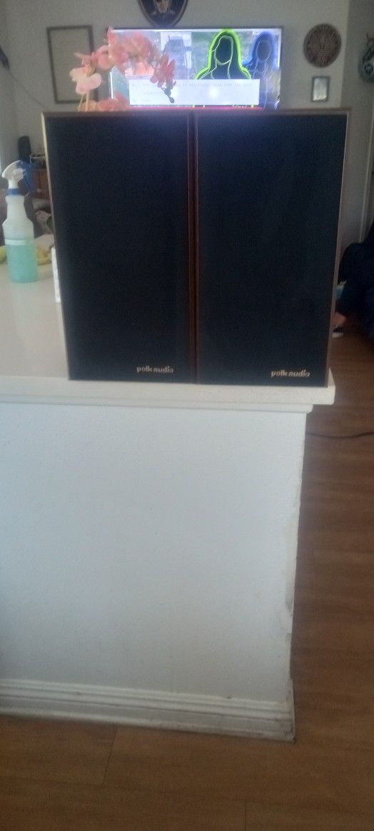 Vintage Pair Of Polk Audio M4.5 Monitor Series Bookshelf Woodgrain Speakers For Sale.