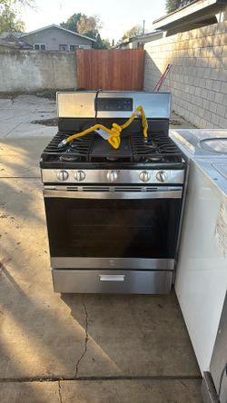 LG Stove Fairly New