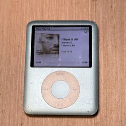 iPod Nano 3rd Gen 8GB Blue Model: A1236 Tested Good w/1110 Songs Read Info Blw 