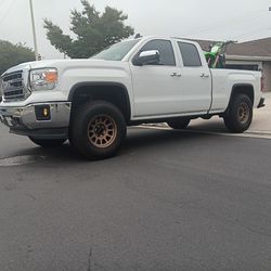 GMC SIERRA 4WD FULLY LOADED CHEAP