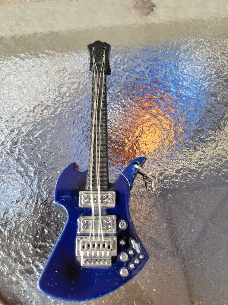 Guitar Lighter