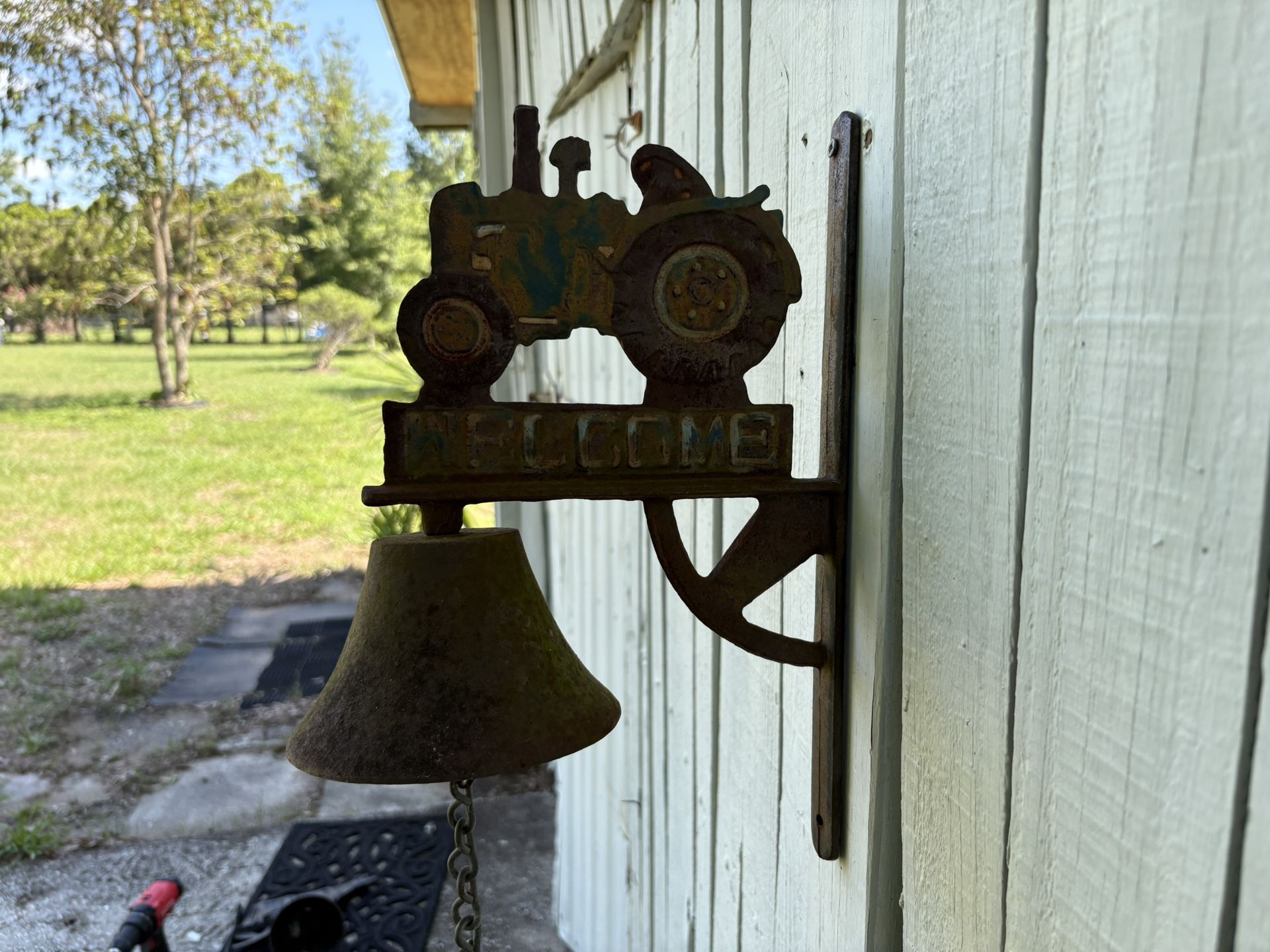 Vintage Cast Iron Tractor/Welcome Wall Dinner Bell/Sign