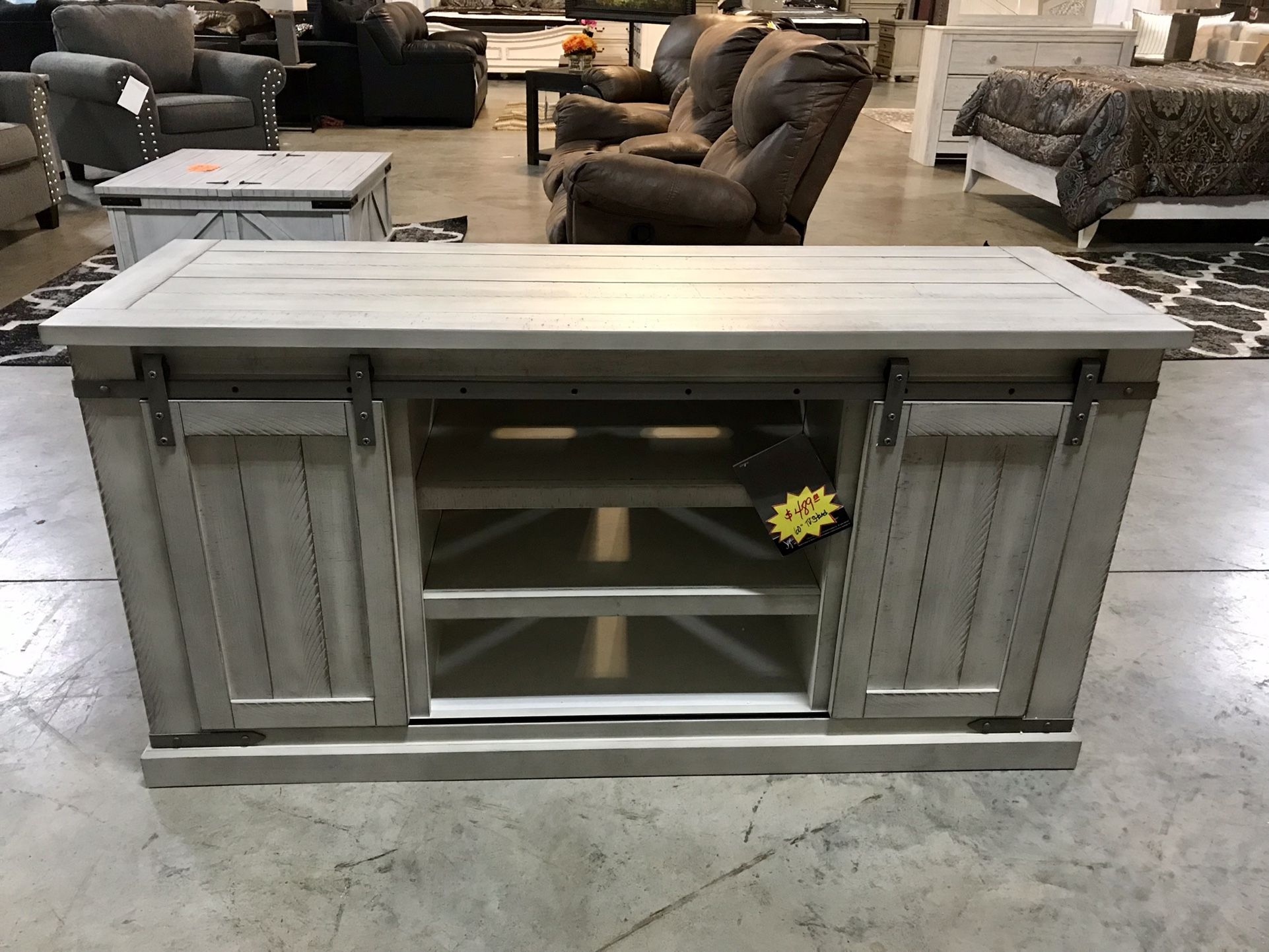 🚨 New TV Stand L👀k At This Awesome Deal!