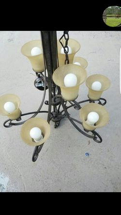 Elegant chandelier/lampara