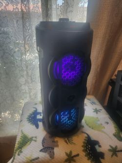Singsation,  Bluetooth speaker.  (15 x7 ) radio USB  and lights.