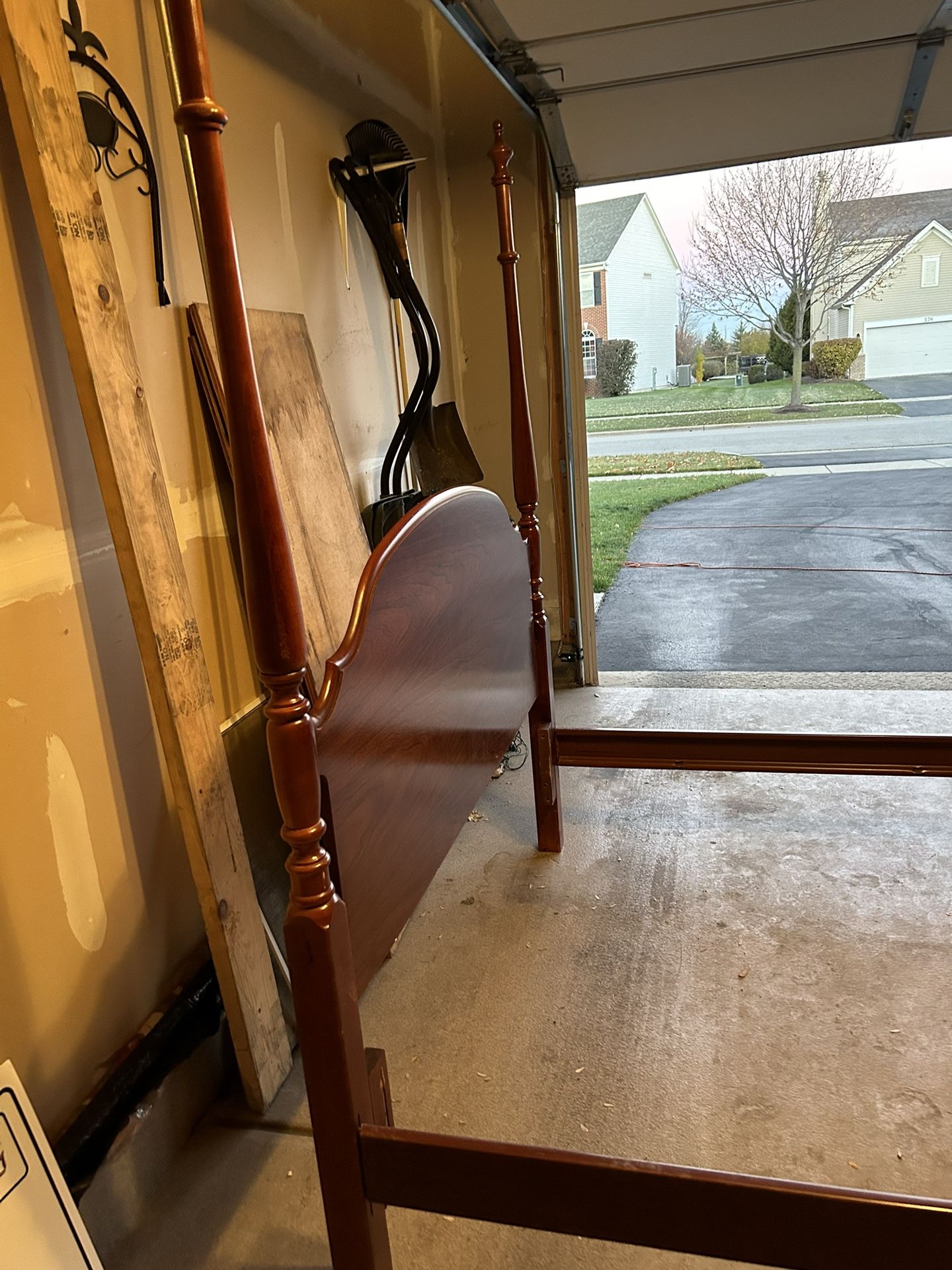 Broyhill Cherry Wood Four Poster Bed Made In The USA for Sale in Elgin