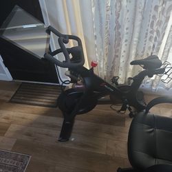 Peloton NEW NEVER USED- ASSEMBLED obo