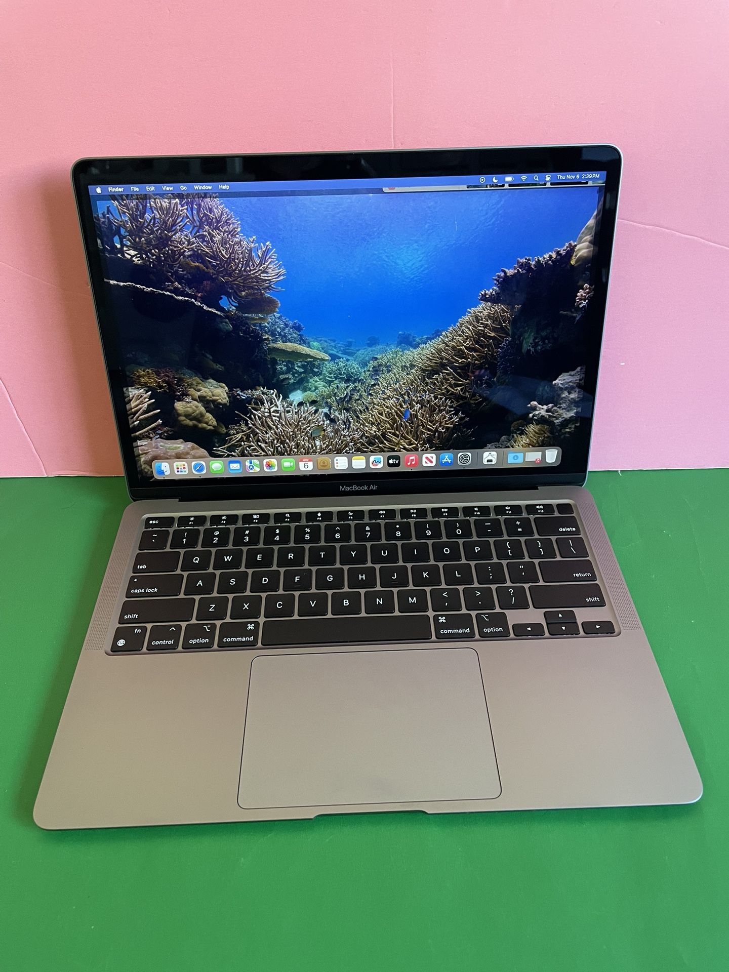 Apple MacBook Air 13 (2020 Model/ M1 chip) 8GB Memory 128GB storage works perfect (85% + battery) 