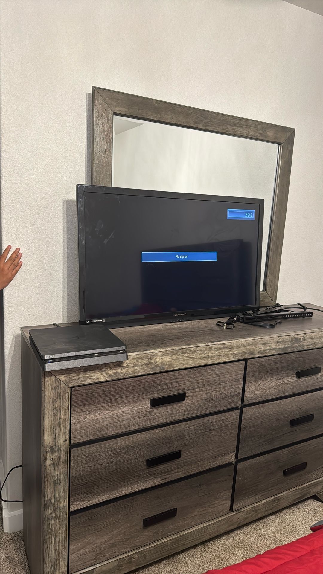 Tv With Wall Mount