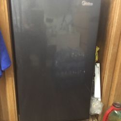 Personal Ref. 3.3 Cu. Ft.
