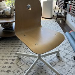 Modern Sleek Adjustable Rollable Office Chair