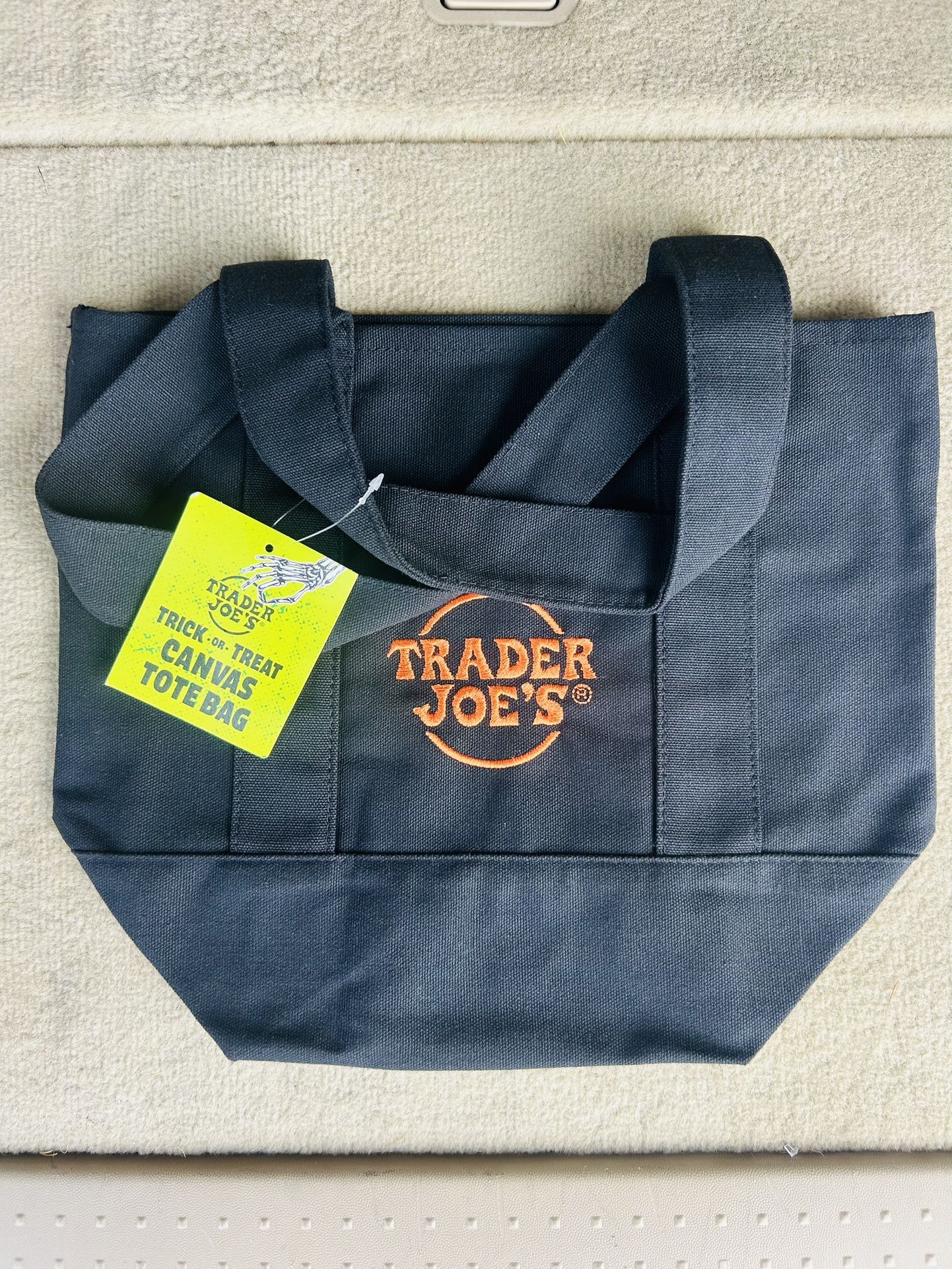 BLACK TRADER JOES TOTE  BAGS