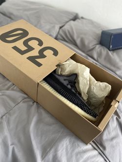 Yeezy 350 “Carbon “