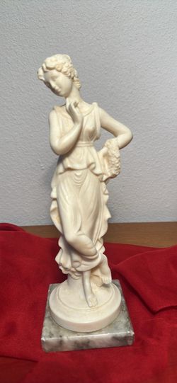 Greek Goddess / Lady Statue / Marble Base from Italy