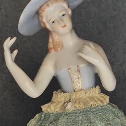 VTG COMPLETE half doll figurine, lady with Blue bonnet.  