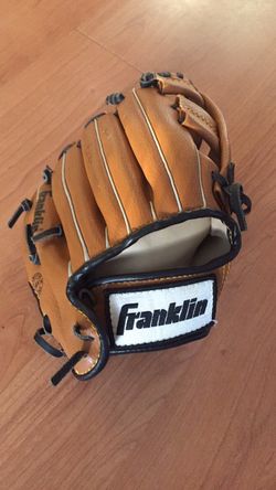 Kids baseball gloves