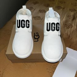 Women’s Uggs Size 9 