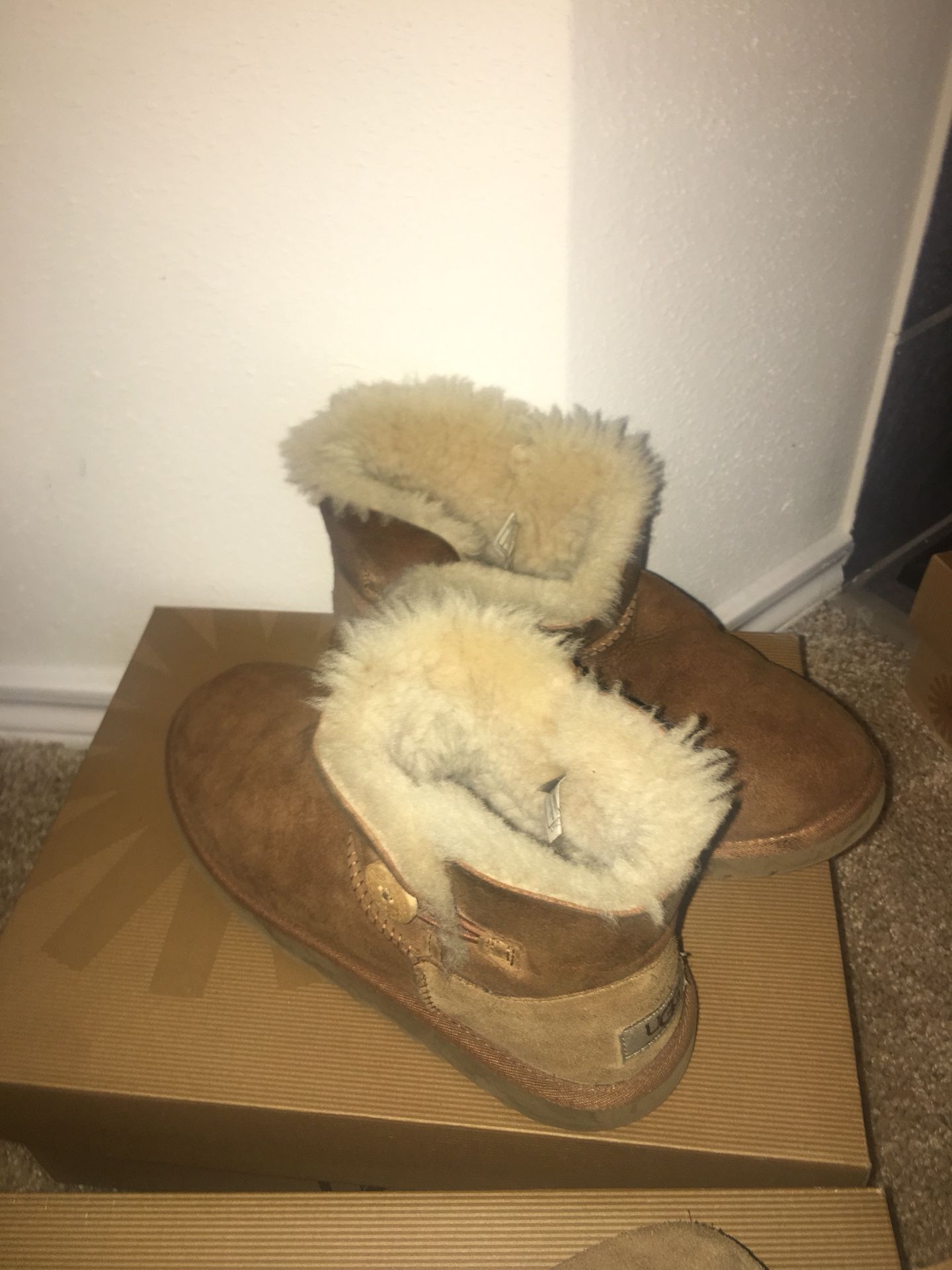 Uggs size 7 women