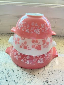 3pc Vintage Pyrex Pink Gooseberry Cinderella Nesting Mixing Bowls