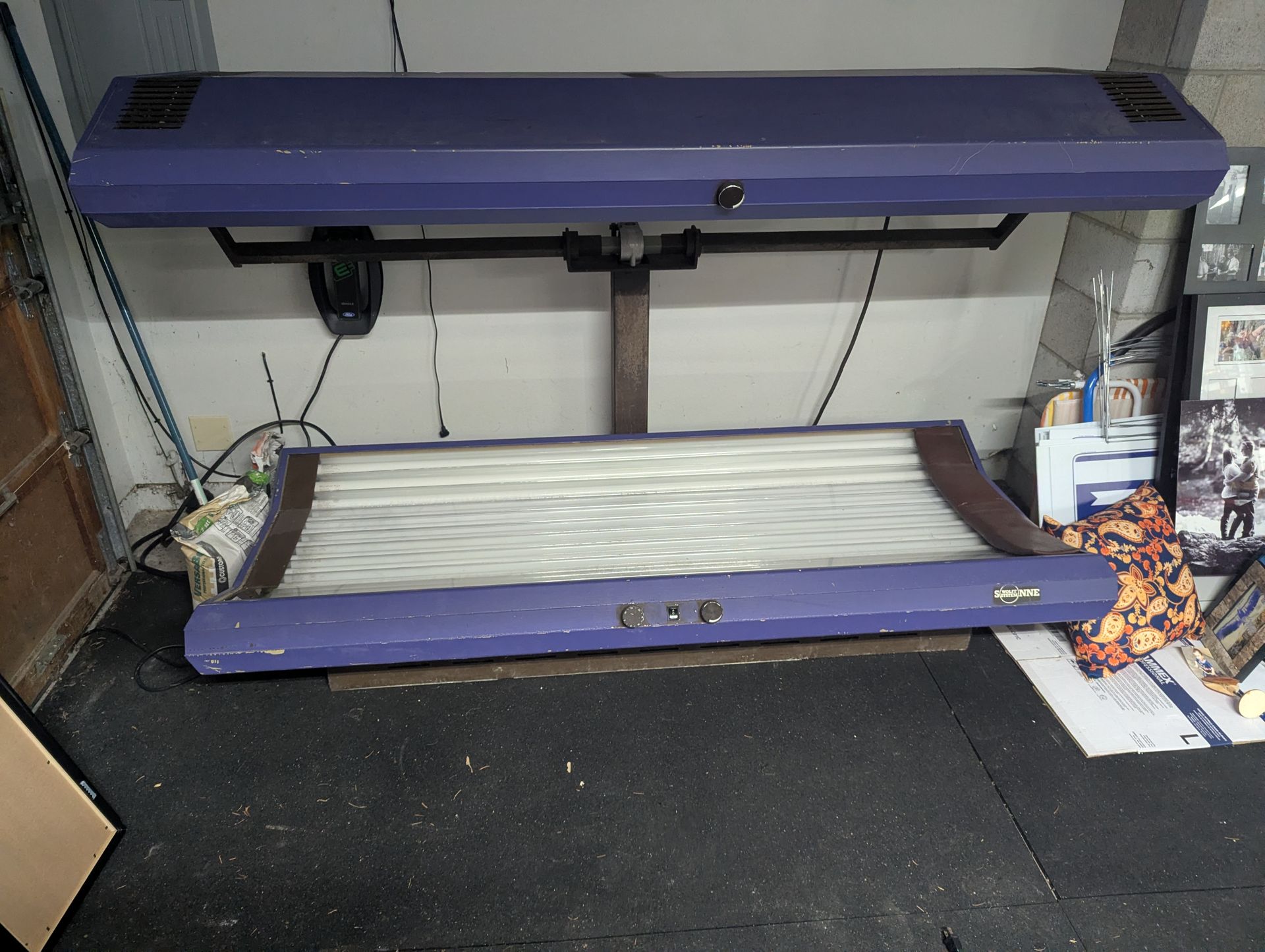 1984 Wolff System Tanning Bed