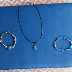 Womens/Girls beautiful 2 bracelets & 1 necklace LOT brand new