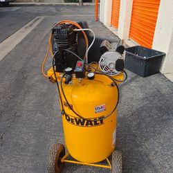 Dewalt Portable Vertical 30 Gallon Air Compressor